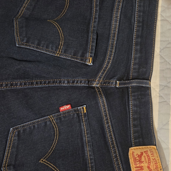 Women's 315 Shaping Levi's Boot Cut Jeans - Picture 4 of 5